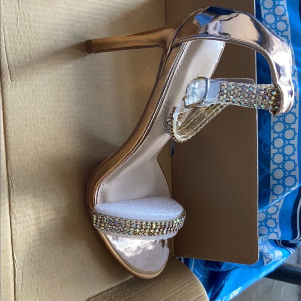 Heels - Picture 3 of 5